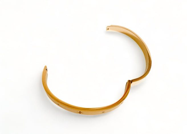 Grace Oval Bangle Gold