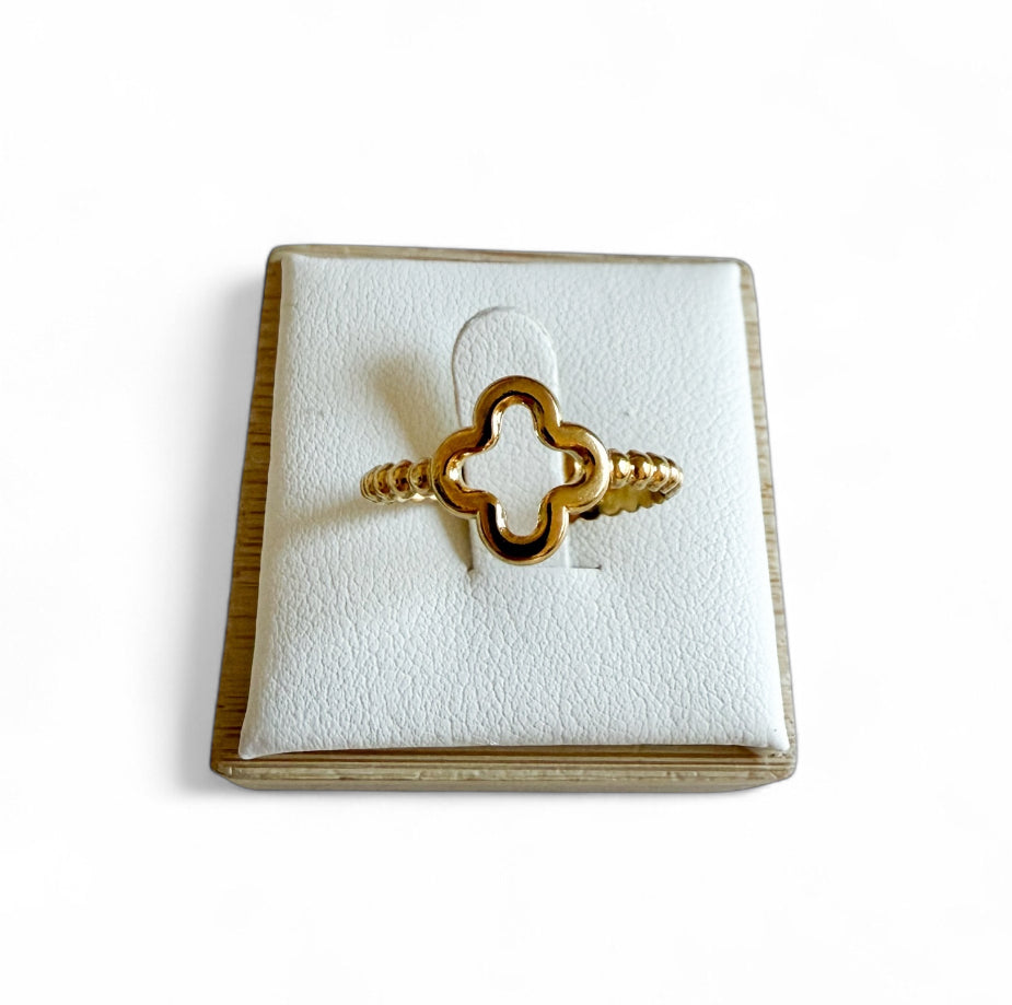 The Clover Ring