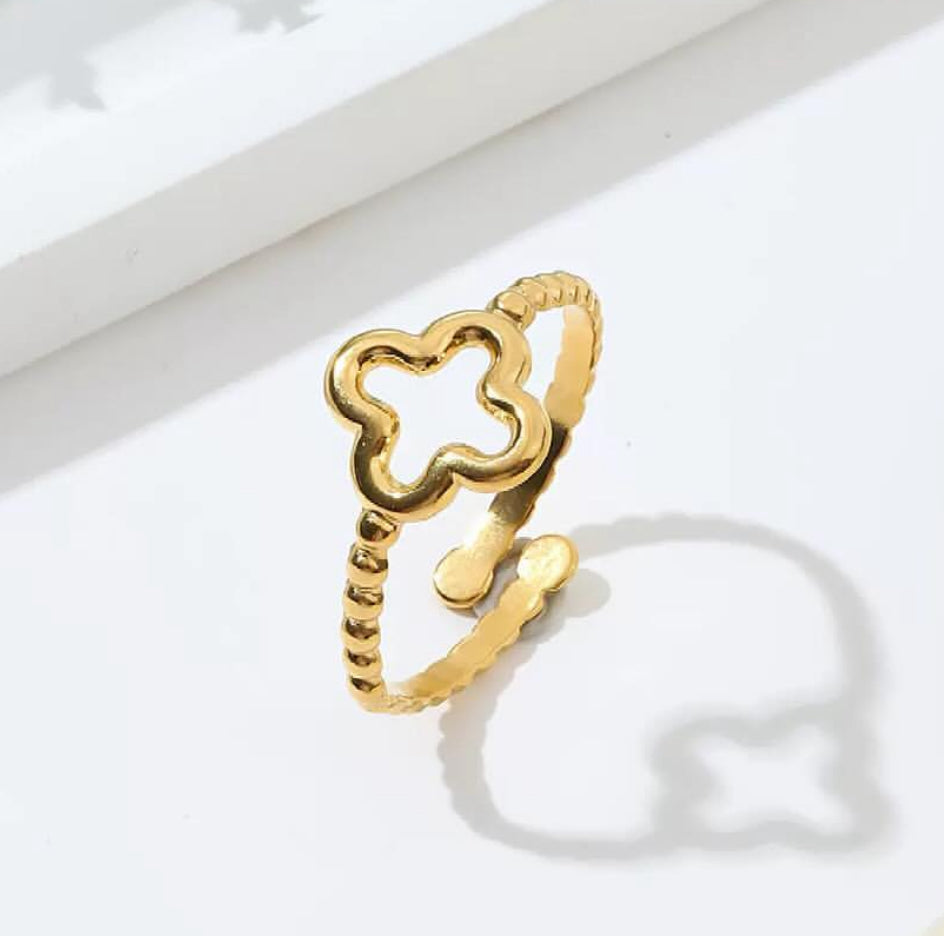 The Clover Ring