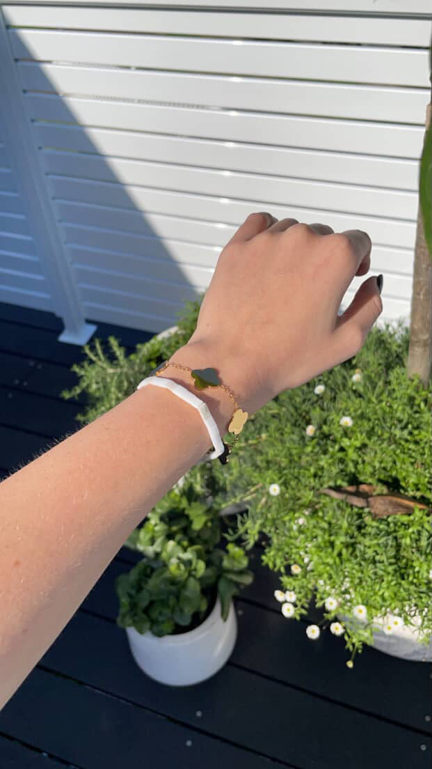 Solid Clover Bracelet