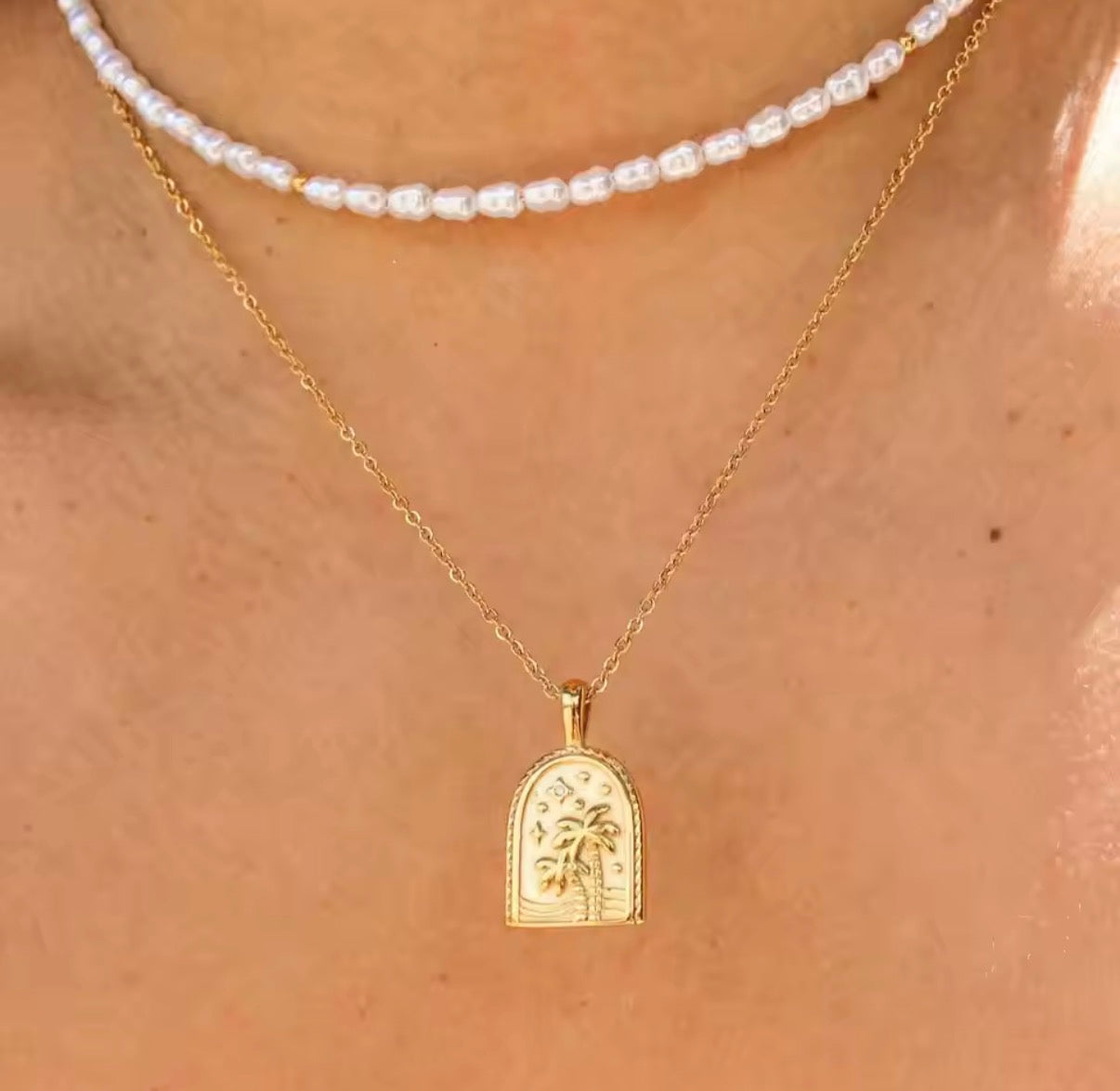 Palm Arch Necklace