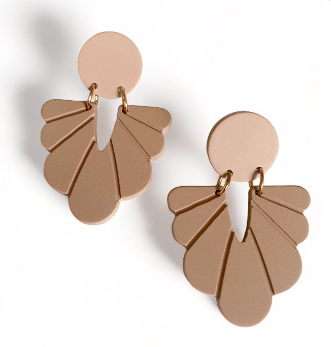 Rhonda Dangles