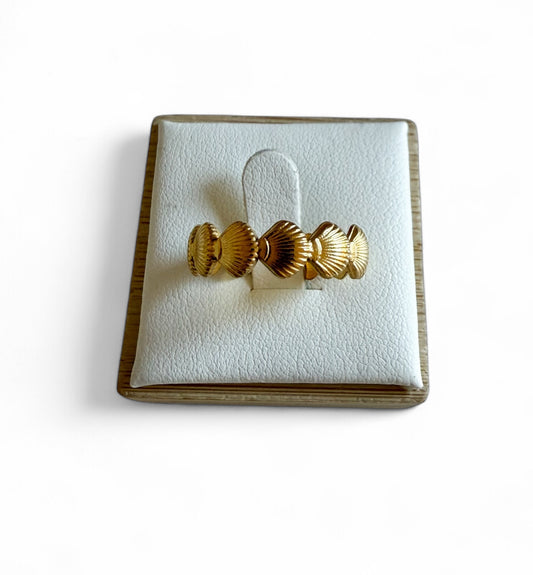 Shell Loop Ring